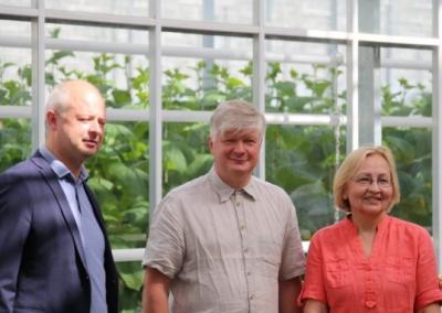 Zofija Cironkienė kartu su žemės ūkio ministru Kęstučiu Navickus ir aplinkos ministru Simonu Gentvilu.