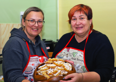 „Mes čia nieko nelaikome darbu. Darau tai, kas man patinka. Ir labai gerai jaučiuosi…“ – sako Gražina Paliulienė, tikra kultūros „skruzdė“. Aidos GARASTAITĖS nuotr.