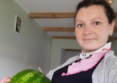 Agnė Bučionienė iš Nemajūnų kaimo sako, kad jau niežti nagus: vis dažniau pavarto sėklų pakelius. 