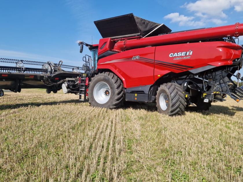 Case IH kombains AF9. Partnera foto.