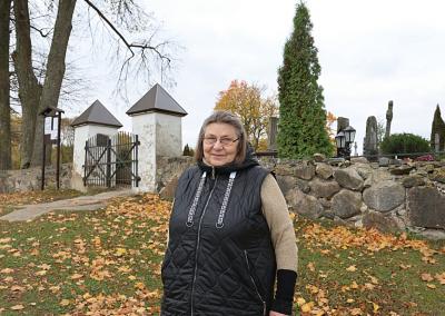 Kapinių istoriją užrašiusi Bronislava Dulevičienė. Aidos Garastaitės nuotr.