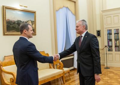 Gintautas Paluckas ir Gitanas Nausėda. LR Prezidento kanceliarijos nuotr.