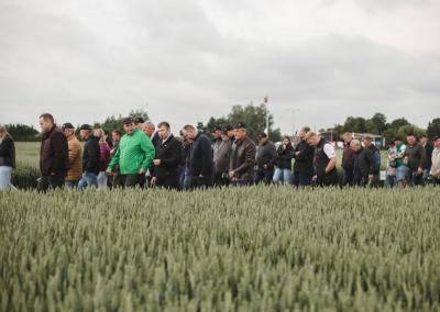 Ūkininkai apžiūri laukus. Agrokoncernas nuotr.
