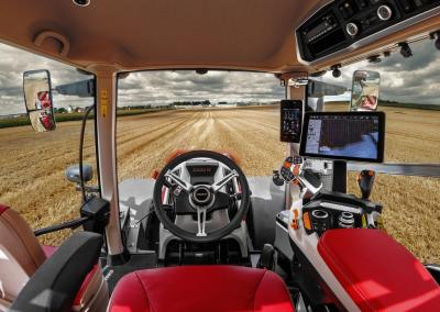 Case IH pristato naujus galingesnius Optum serijos traktorius.