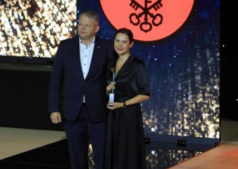 Žemės ūkio ministras Andrius Palionis ir Lazdijų rajono merė Ausma Miškinienė. Lietuvos savivaldybių asociacijos nuotr. 