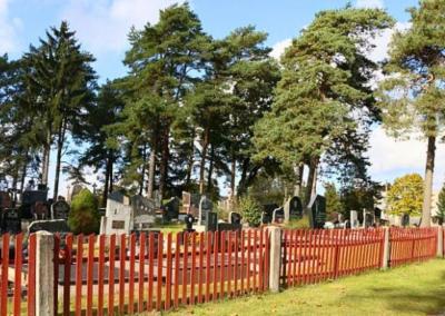 XIX amžiaus pabaigoje-XX amžiaus pradžioje Ubiškėje prisiminti kadaise apleisti pagoniškieji senkapiai ir jų vietoje įrengtos naujos kapinės. Kalvotoji Žemaitija nuotr.