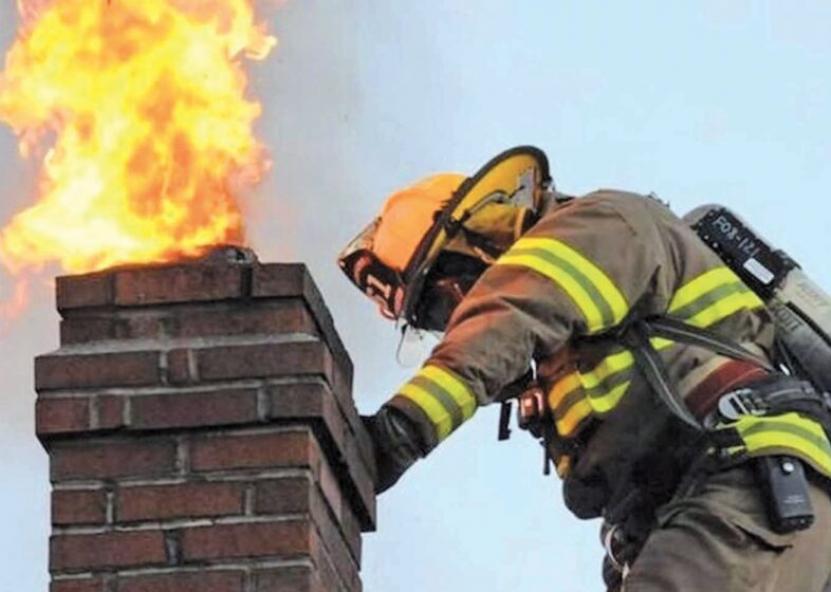 Dega kaminas. Rinkos aikštės nuotr. 