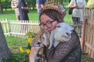 Ožka Ava – tituluota gražuolė, tačiau karūną iš jos šeimininkėms teko atimti, nes ožka kėsinosi ją iškart sugraužti. Jūratės Dagytės archyvo nuotr.