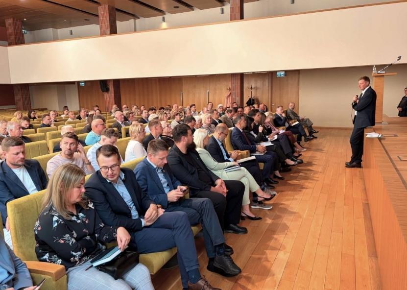 Žemės ūkio ministro K. Mažeikos susitikimas su socialiniais partneriais. ŽŪM nuotr. 
