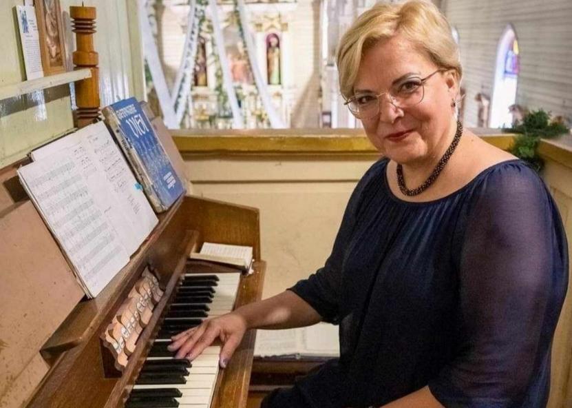 Prie Paįstrio bažnyčios vargonų D. Mickevičiūtė-Garbačauskienė pirmą kartą atsisėdo būdama vos šešerių metų. Jūsų Panevėžys nuotr. 