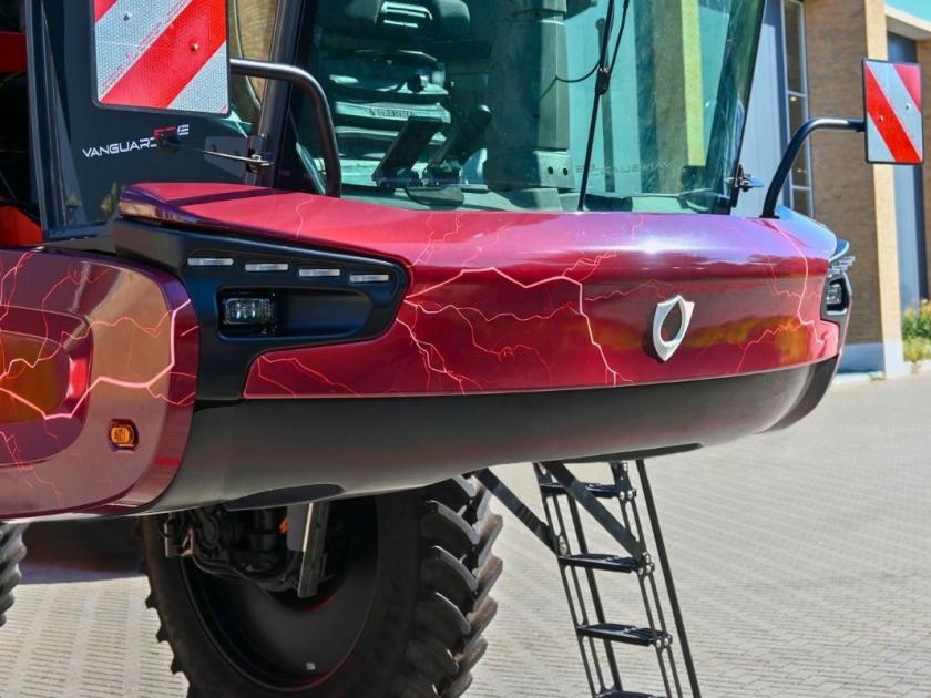 „Agrifac“ pristato naują savaeigių purkštuvų elektrinės pavaros platformą, kuri gali būti komplektuojama su dyzeline-elektrine, hibridine arba visiškai elektrine pavara.
